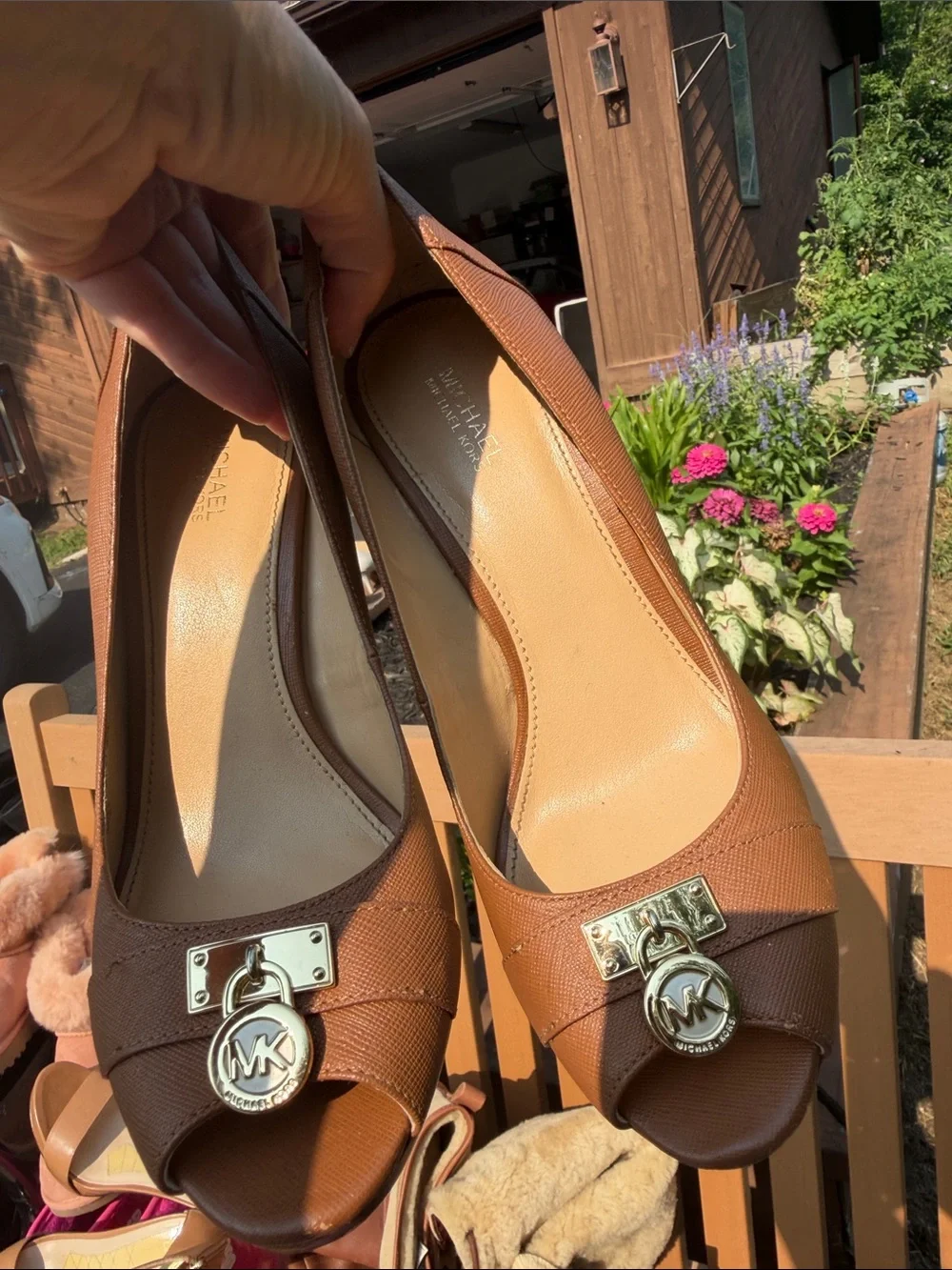 Michael Kors Women's Brown Logo Peep-Toe Pumps Sz 8